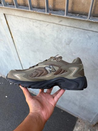 New Balance 725 Marrone/Verde