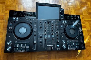 Mesa DJ Pioneer XDJ-RX3 Negra
