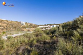 Terreno en venta en Zubia (La)
