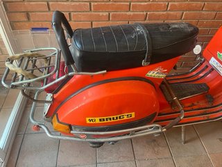 Vespa Naranja Vintage 1980