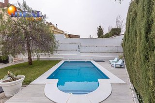 Casa adosada en venta en Alhendín