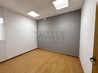 Local comercial en alquiler en Centre - Colomeres - Rambles en Gavà