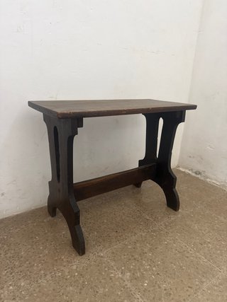 Mesa auxiliar antigua de madera, marrón oscuro