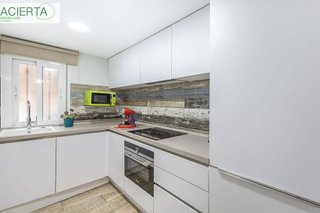 Piso en venta en Crta. De la Sierra en Granada
