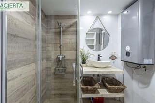 Piso en venta en Crta. De la Sierra en Granada