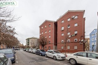 Piso en venta en Crta. De la Sierra en Granada