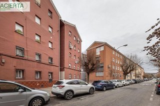 Piso en venta en Crta. De la Sierra en Granada