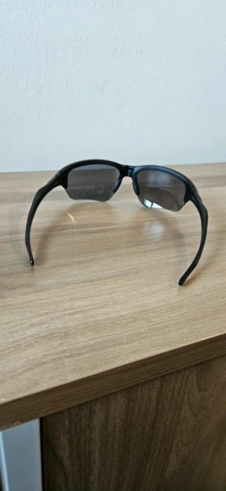 Occhiali da sole Oakley flak beta neri e grigi