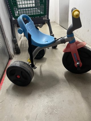Triciclo infantil azul y rosa