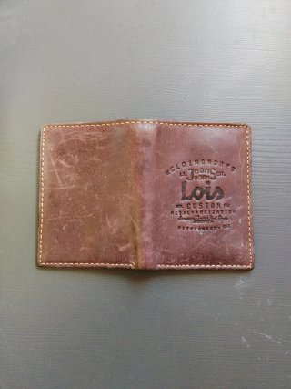 Cartera Lois Marrón Cuero Grabado