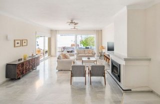 Casa adosada en alquiler en Los Naranjos - Las Brisas en Marbella