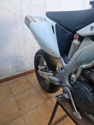 Honda CRF 450R Supermotard Blanca