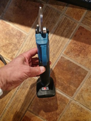 Tijeras podar y mini motosierra con pértiga