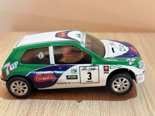 Coche Scalextric Renault Clio Ninco