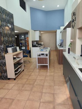 Local comercial en venta en Puerta Blanca en Málaga