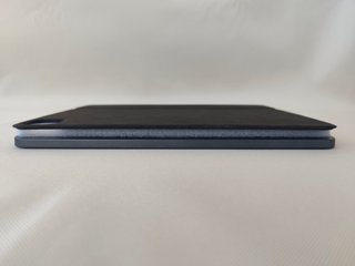 Teclado Bluetooth con trackpad y funda para iPad