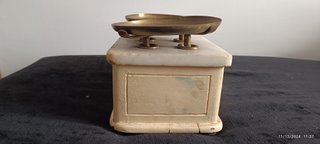 BALANZA ANTIGUA MADERA MARMOL LATON CON PESAS