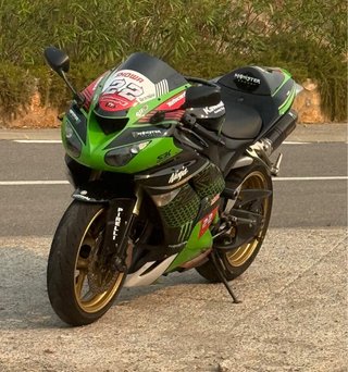 Kawasaki ZX10R con extras