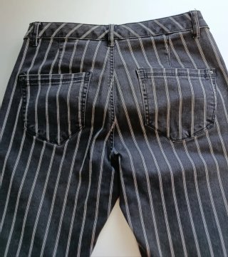 Pantalón de rayas