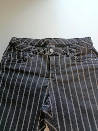 Pantalón de rayas