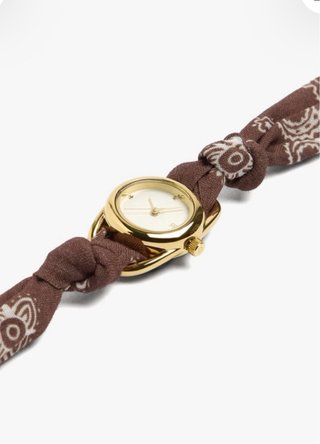 Reloj Parfois Marrón con Pulsera Tela y Charms