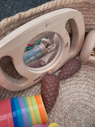 Cesta Montessori con Juguetes de Madera
