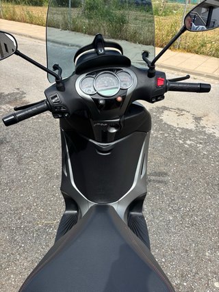 Piaggio Beverly 350 2021 Verde - ¡Reestreno!