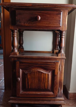 Mueble auxiliar rústico madera cajón y puerta