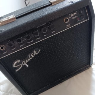 Guitarra Eléctrica SL59 y Amplificador SquierChamp