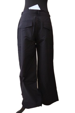 Pantalón cargo ligero negro