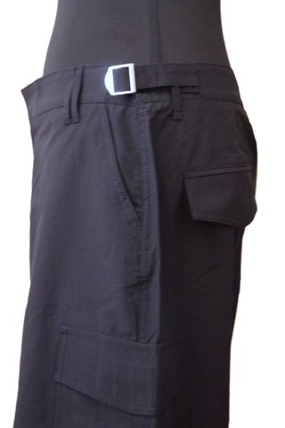 Pantalón cargo ligero negro