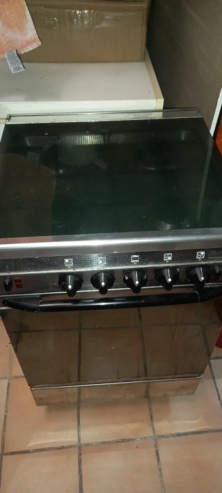 Cocina de horno en buen estado