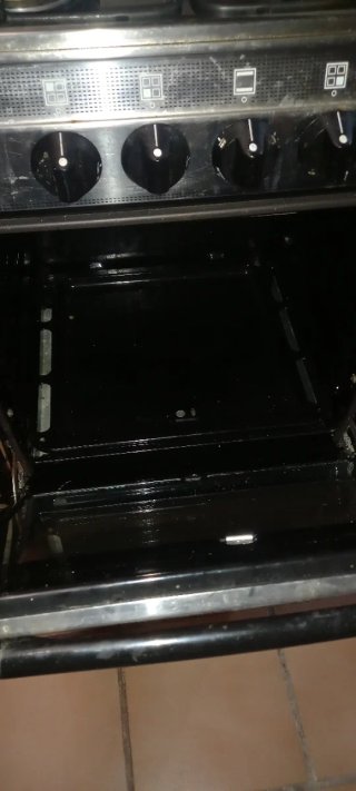 Cocina de horno en buen estado