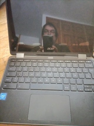Acer Chromebook con cargador
