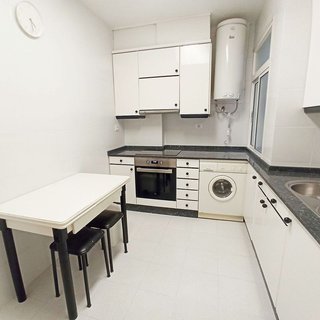 Piso en alquiler en Os Mallos - San Cristóbal en Coruña (A)