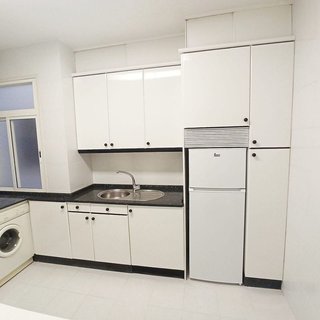 Piso en alquiler en Os Mallos - San Cristóbal en Coruña (A)