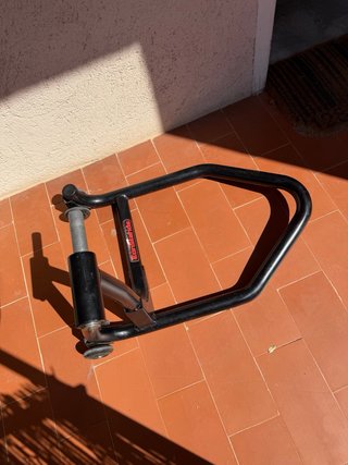 Caballete trasero monobrazo Constands 28mm KTM