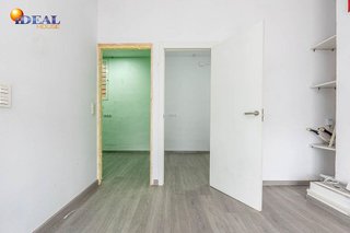 Local comercial en venta en Cervantes en Granada