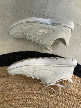 Zapatillas Skechers Mujer Blancas y Plateadas