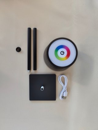 Lámpara de mesa LED negra, diseño moderno - Nueva