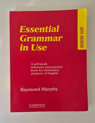 Essential Grammar in Use with Answers: A Self-S...