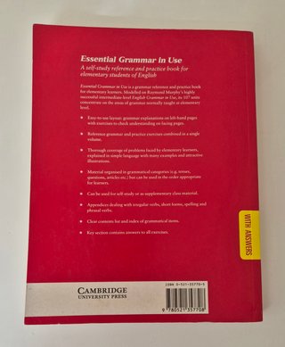 Essential Grammar in Use with Answers: A Self-S...