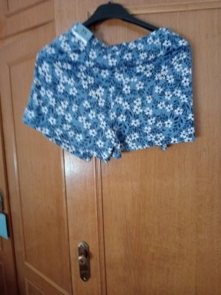 Falda pantalón verano floral azul y blanco