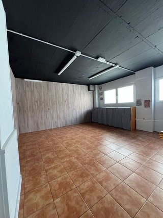 Local comercial en alquiler en Playa de San Juan en Alicante