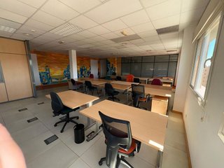 Oficina en alquiler en Colores - Entreparques en Sevilla
