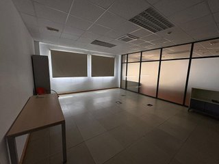Oficina en alquiler en Colores - Entreparques en Sevilla