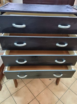 Cómoda de 4 cajones