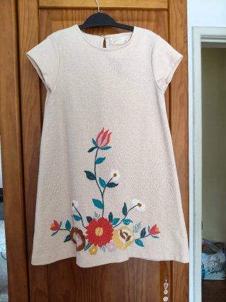 Vestido Zara bege flores T.6