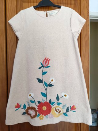 Vestido Zara bege flores T.6