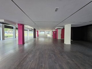 Local comercial en alquiler en Centre en Ripollet